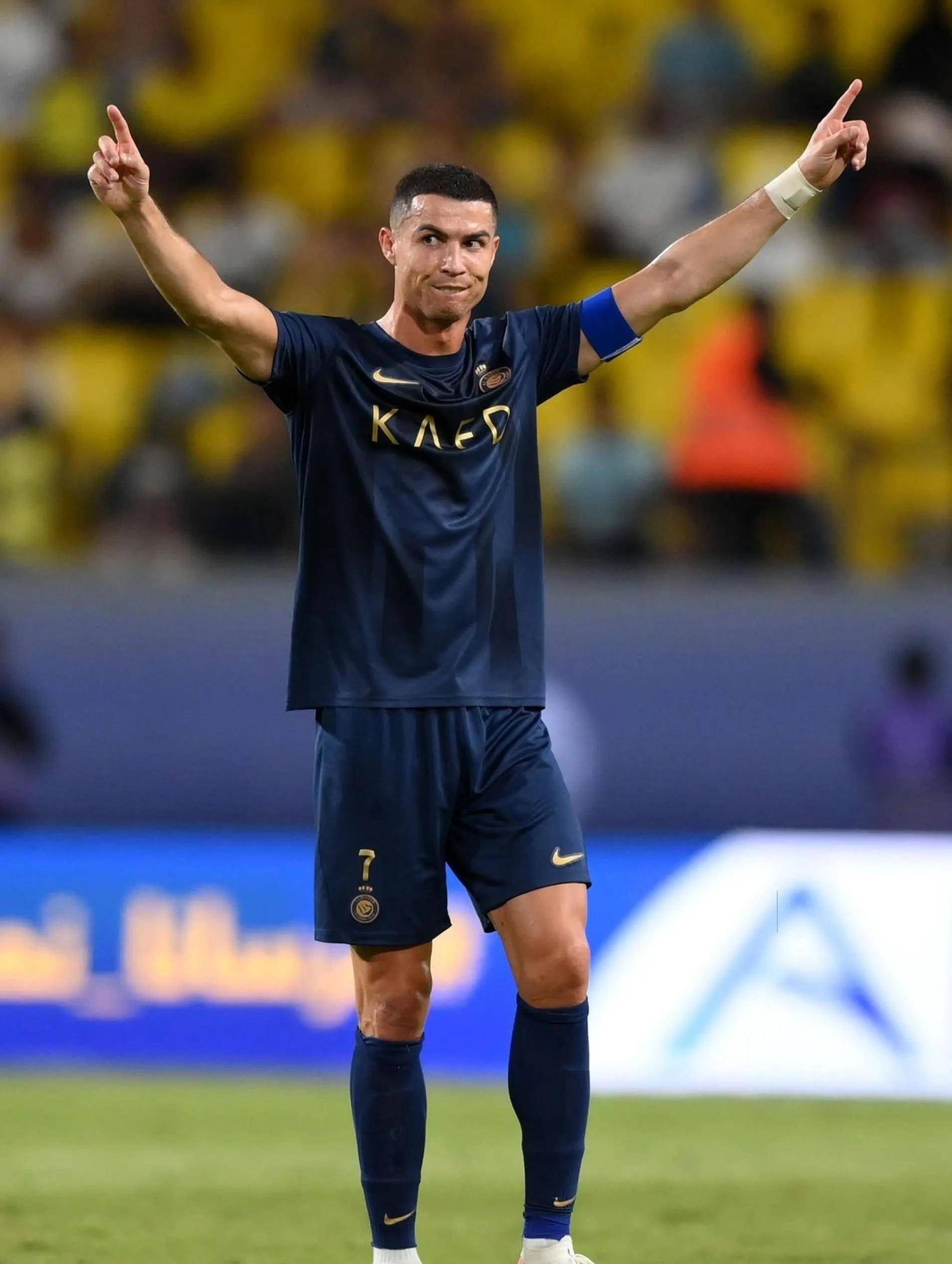 记者：葡体、水晶宫、西汉姆联有意德温特，尤文有25%分成