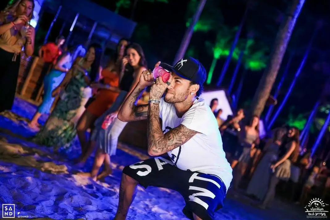 赖因德斯：会继续给阿森纳施压，我们要踢得毫无畏惧（赖因德斯：持续施压阿森纳，我们将无畏出战）