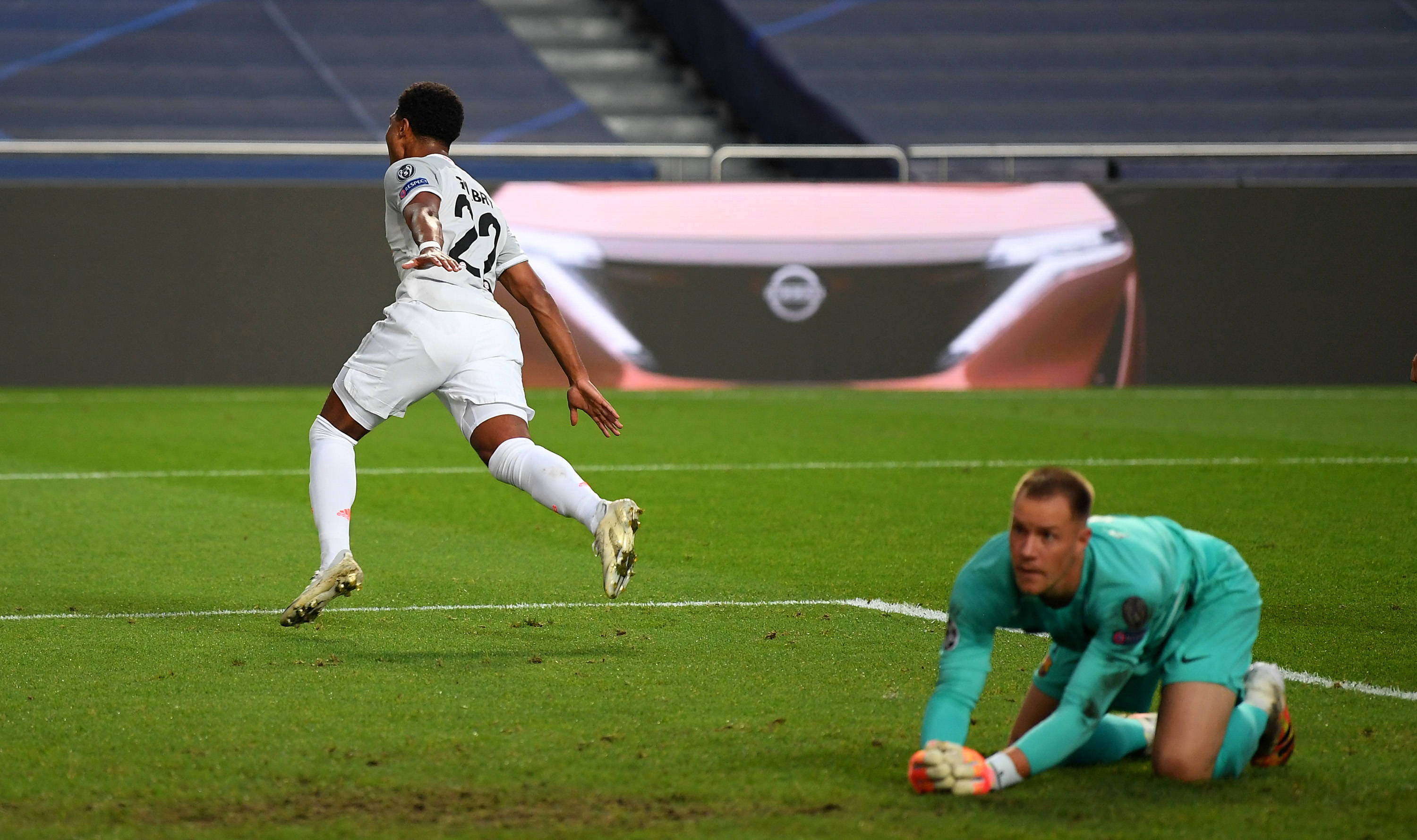 女子手球世锦赛中国队首胜刘婵狂轰10球 德国队无敌横扫率先进八强