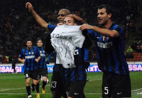 汉斯-弗里克对巴萨室内足球队的惊喜访问（汉斯-弗里克惊喜造访巴萨五人制球队）